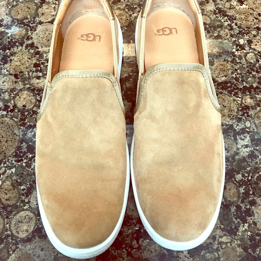 UGG SLIP ON SNEAKER